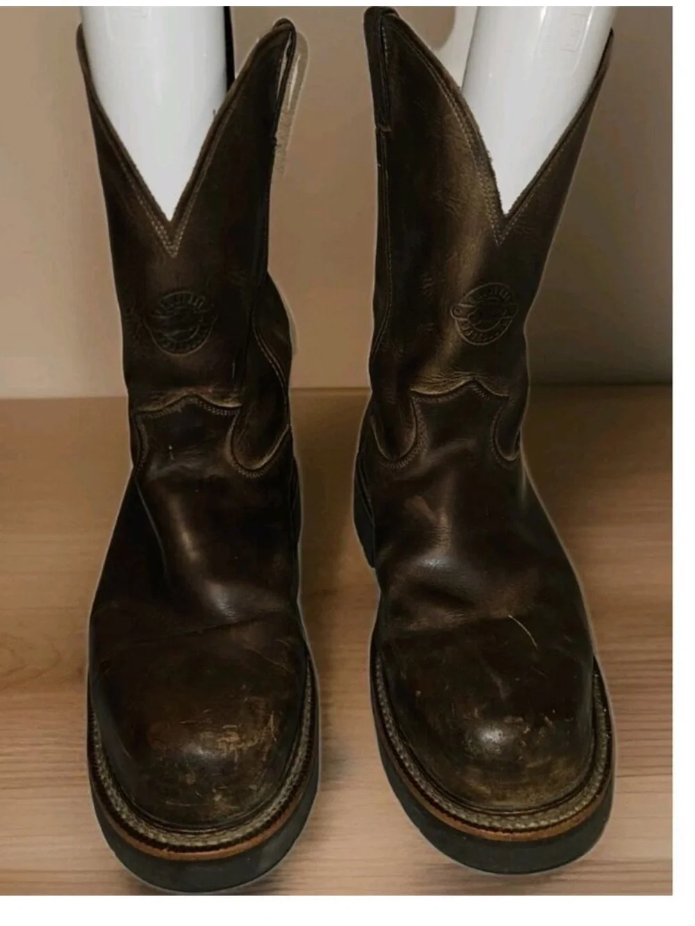 Justin Boots reposhing this